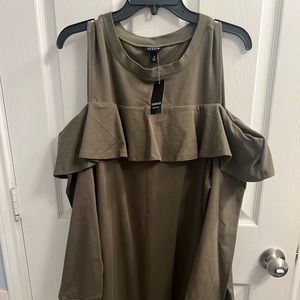 NWT Torrid Cold Shoulder Dress. 2x